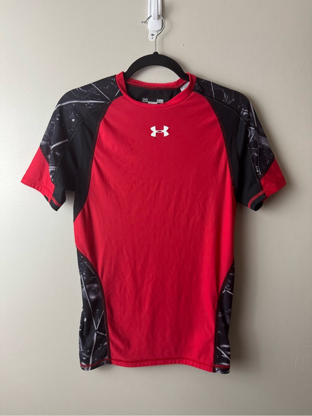 Men’s Under Armour Red & Black Compression Shirt Large